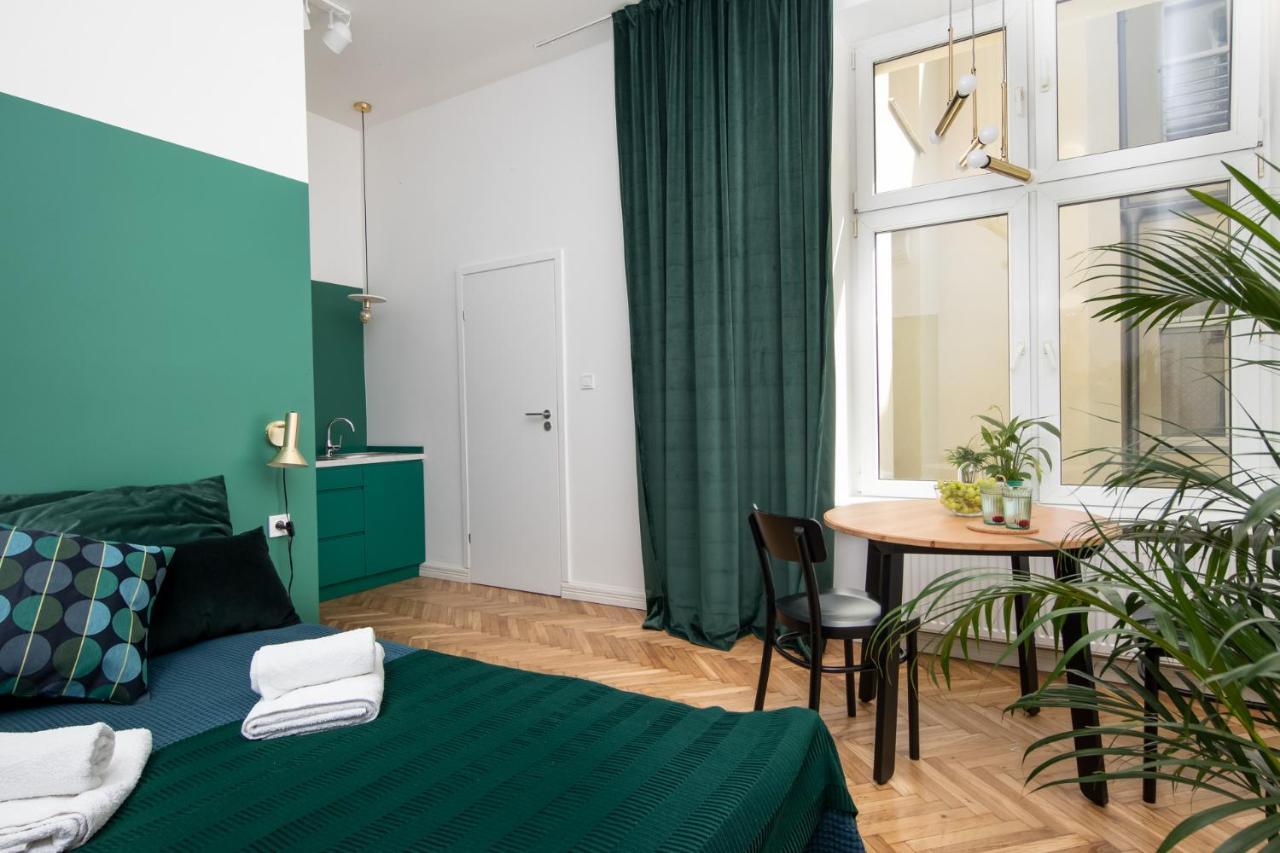 Barbacan Suites - Old Town Apartments - By Upstairs Krasków Eksteriør bilde