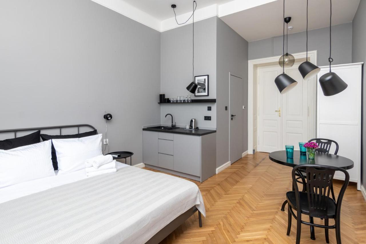 Barbacan Suites - Old Town Apartments - By Upstairs Krasków Eksteriør bilde